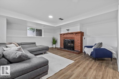 18703 57 Avenue Nw, Edmonton, AB 