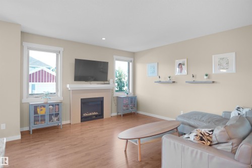 7812 18 Avenue Sw, Edmonton, AB 
