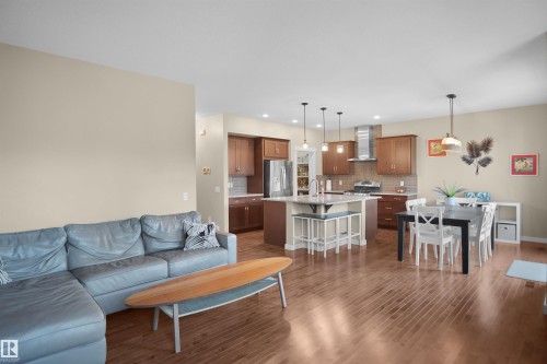 7812 18 Avenue Sw, Edmonton, AB 