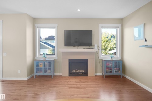 7812 18 Avenue Sw, Edmonton, AB 
