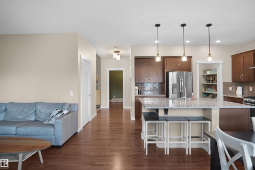 7812 18 Avenue Sw, Edmonton, AB 