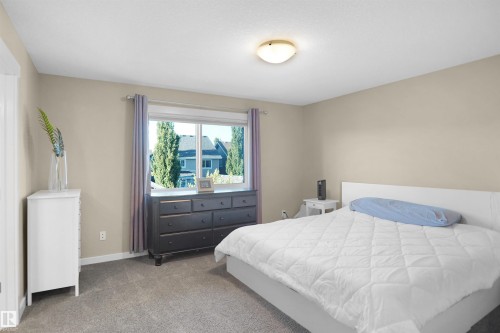 7812 18 Avenue Sw, Edmonton, AB 