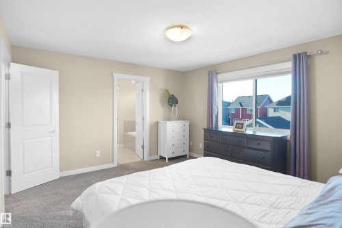 7812 18 Avenue Sw, Edmonton, AB 