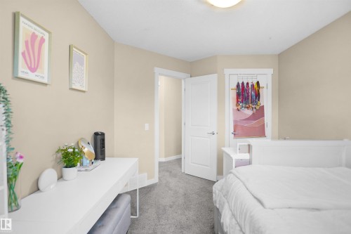 7812 18 Avenue Sw, Edmonton, AB 