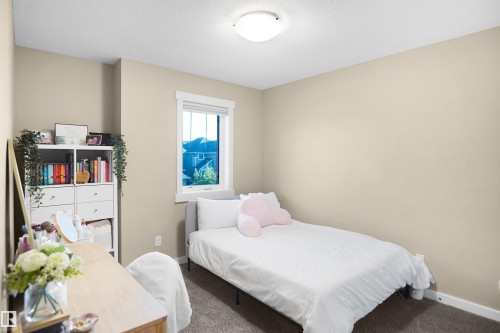 7812 18 Avenue Sw, Edmonton, AB 