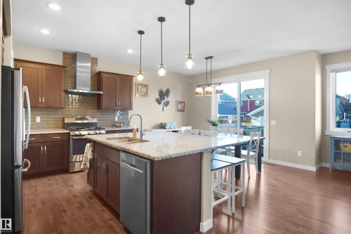 7812 18 Avenue Sw, Edmonton, AB 