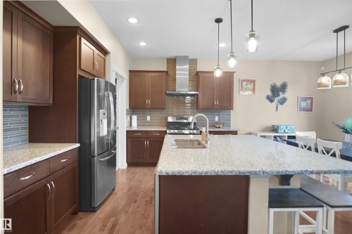 7812 18 Avenue Sw, Edmonton, AB 