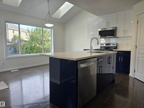 21208 89A Avenue Nw, Edmonton, AB 