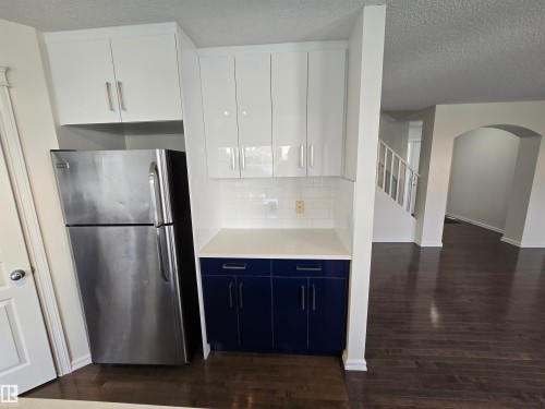 21208 89A Avenue Nw, Edmonton, AB 
