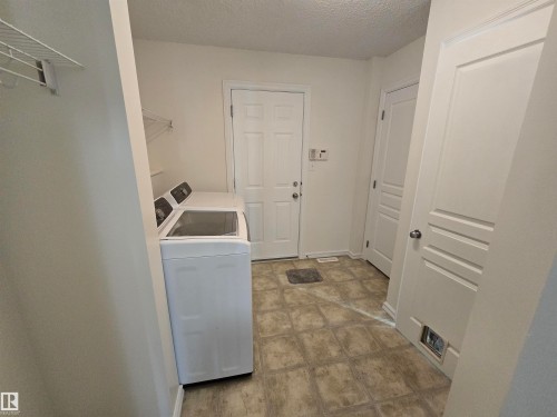 21208 89A Avenue Nw, Edmonton, AB 