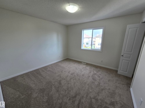 21208 89A Avenue Nw, Edmonton, AB 