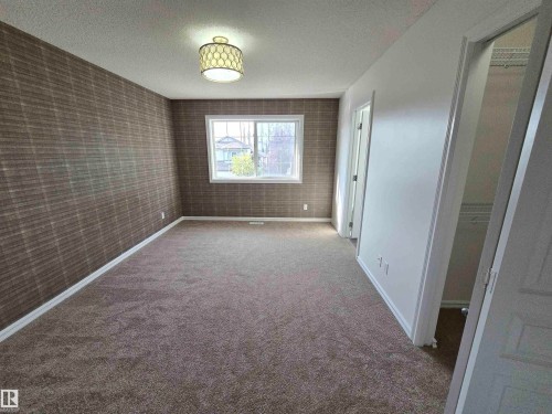 21208 89A Avenue Nw, Edmonton, AB 