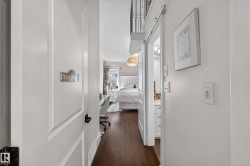 2nd Bedroom with 4 pc Bath and Walk In Closet - 