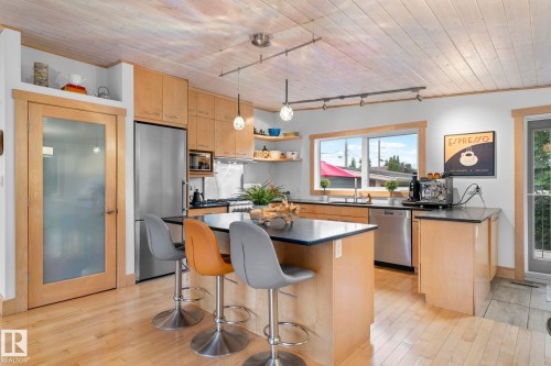 7415 Rowland Road Nw, Edmonton, AB 