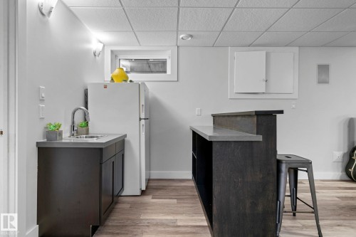 7415 Rowland Road Nw, Edmonton, AB 
