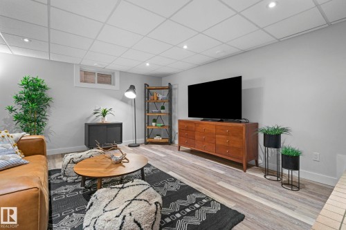 7415 Rowland Road Nw, Edmonton, AB 