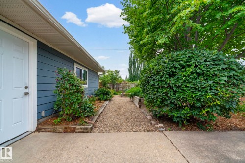 7415 Rowland Road Nw, Edmonton, AB 