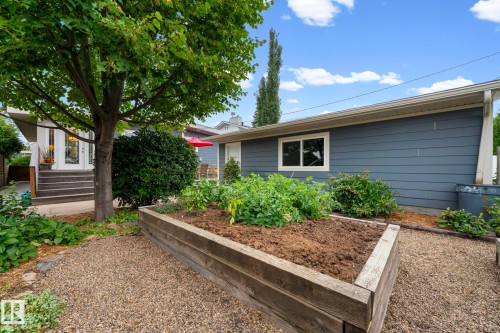 7415 Rowland Road Nw, Edmonton, AB 