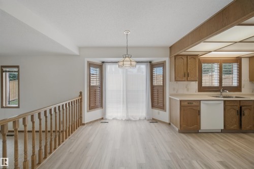 5828 181 Street Nw, Edmonton, AB 