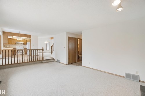 5828 181 Street Nw, Edmonton, AB 