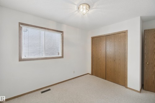 5828 181 Street Nw, Edmonton, AB 