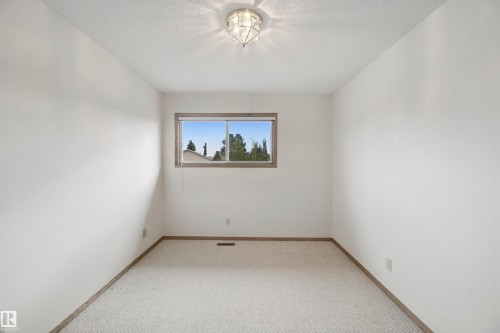 5828 181 Street Nw, Edmonton, AB 