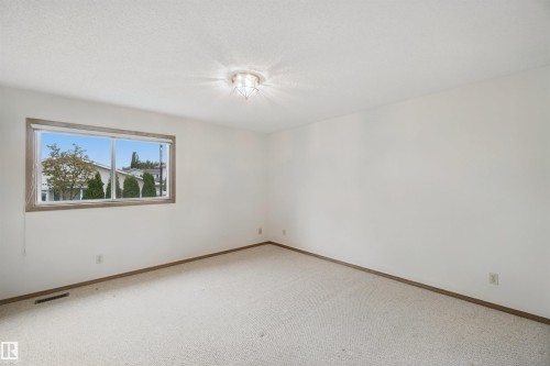 5828 181 Street Nw, Edmonton, AB 