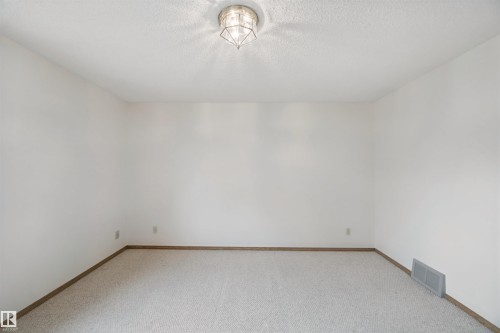 5828 181 Street Nw, Edmonton, AB 
