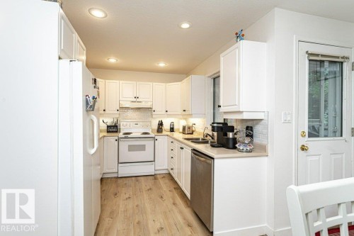 9787 176 Street Nw, Edmonton, AB 