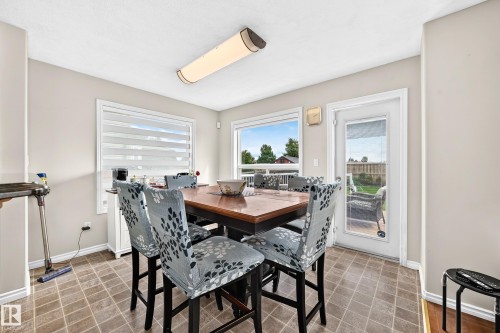 16119 95 Street Nw, Edmonton, AB 