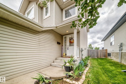 16119 95 Street Nw, Edmonton, AB 