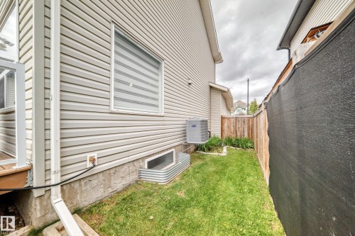 16119 95 Street Nw, Edmonton, AB 