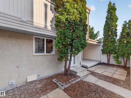 57 Woodvale Village Nw, Edmonton, AB 