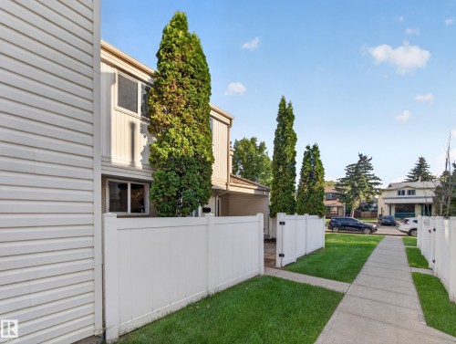 57 Woodvale Village Nw, Edmonton, AB 