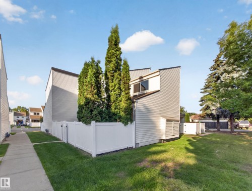 57 Woodvale Village Nw, Edmonton, AB 