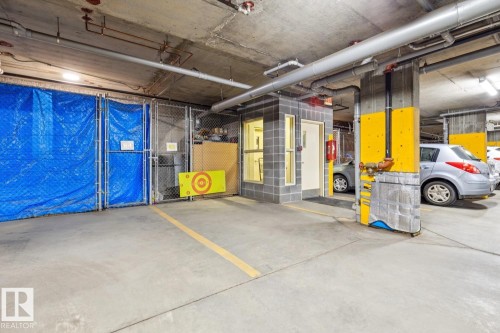 #113 7510 89 St Nw, Edmonton, AB - Indoor Photo Showing Garage