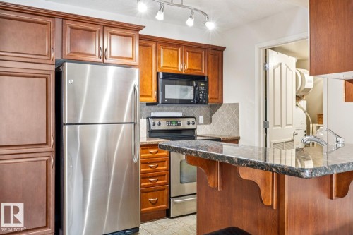 #113 7510 89 St Nw, Edmonton, AB - Indoor Photo Showing Kitchen