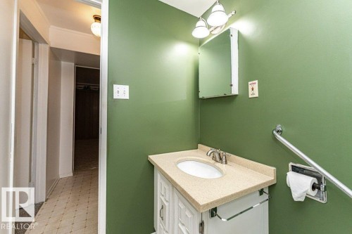 4704 109A Avenue Nw, Edmonton, AB 