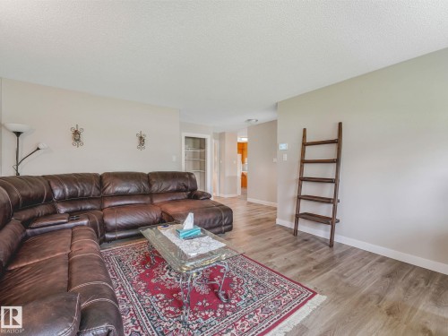 13807 92 Street Nw, Edmonton, AB 