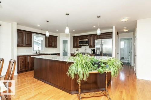 5924 11 Avenue Nw, Edmonton, AB 