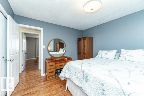 5924 11 Avenue Nw, Edmonton, AB 