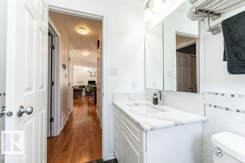 5924 11 Avenue Nw, Edmonton, AB 
