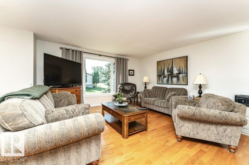 5924 11 Avenue Nw, Edmonton, AB 