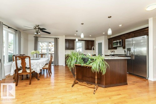 5924 11 Avenue Nw, Edmonton, AB 