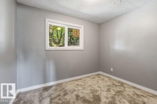 13516 81 Street Nw, Edmonton, AB 