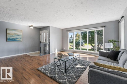 13516 81 Street Nw, Edmonton, AB 