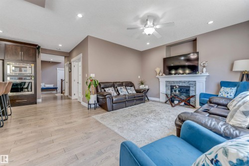 3819 Claxton Close Sw, Edmonton, AB 