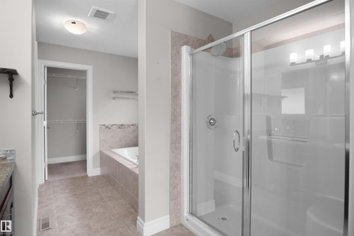 138 Henderson Link, Spruce Grove, AB - Indoor Photo Showing Bathroom
