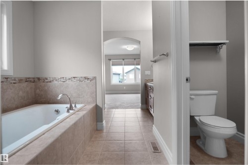 138 Henderson Link, Spruce Grove, AB - Indoor Photo Showing Bathroom