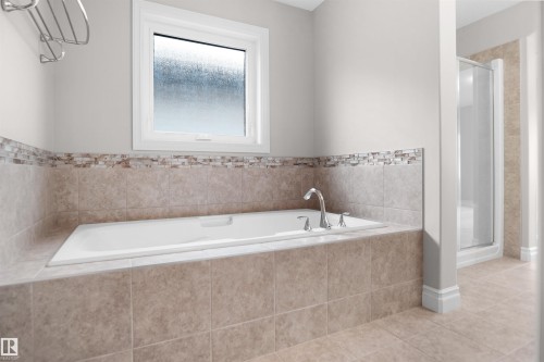 138 Henderson Link, Spruce Grove, AB - Indoor Photo Showing Bathroom